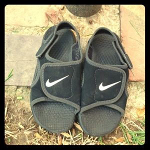 Nike sandals size 11c
